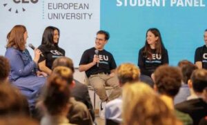 منحة دراسية